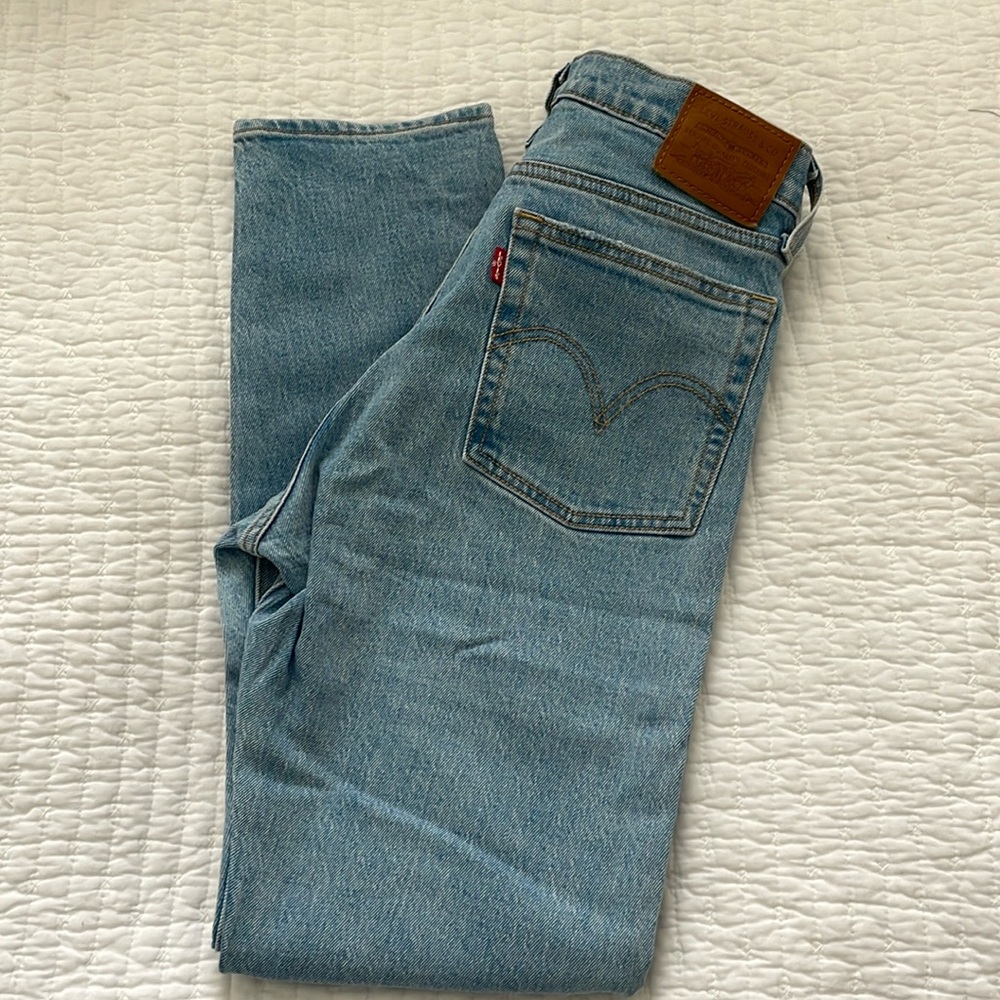 Levis wedgie jeans